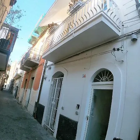 Casa Abbatuzzu شقة أتشيريالي