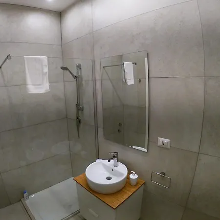 Casa Abbatuzzu أتشيريالي